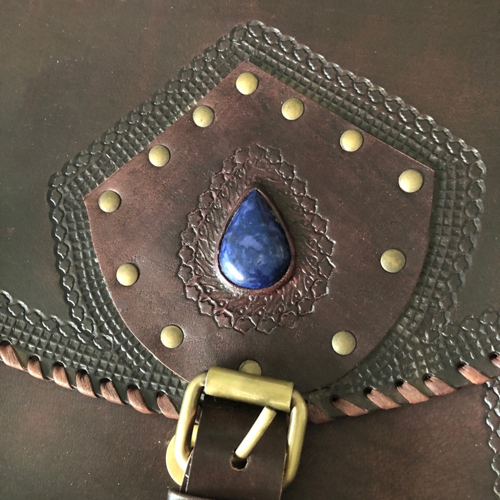 Vintage  gypsy style crossbody leather bag - Picture 4 of 11